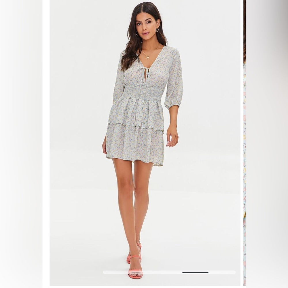 Forever 21 V- Neckline Floral Mini Dress Size S NWT
